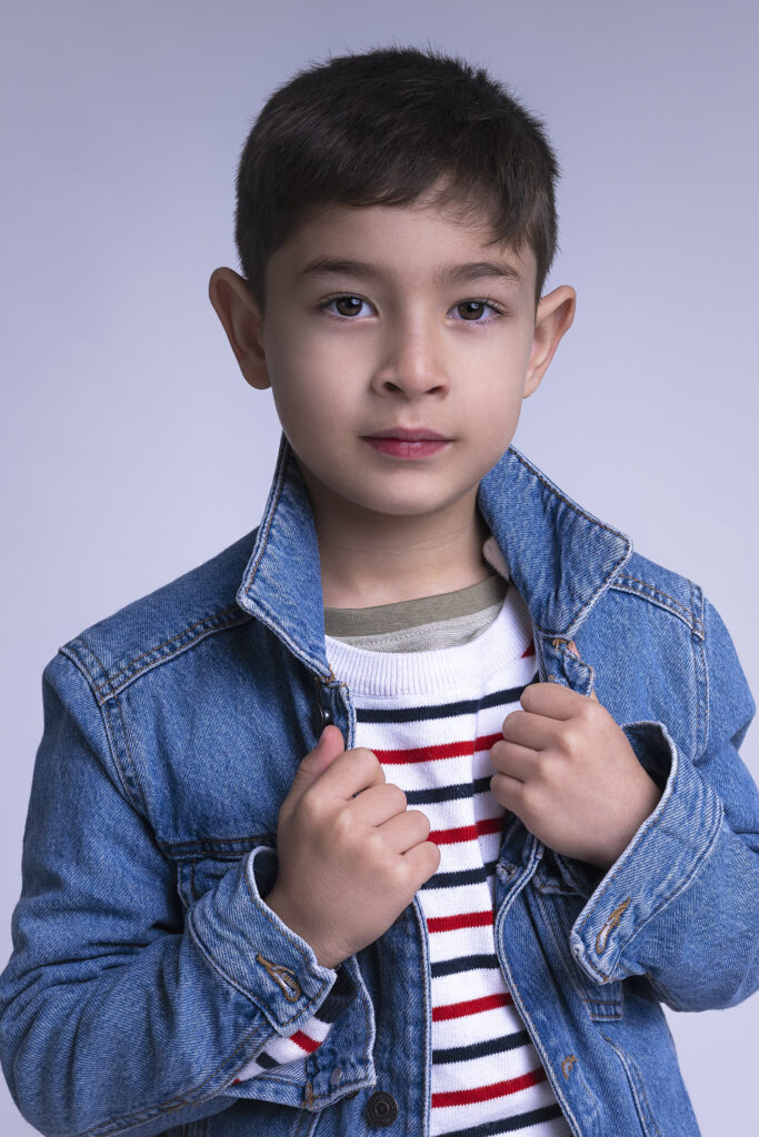 Retratos profesionales para agencias de casting para actrices, actores y modelos. Books para casting, polas. Fotografia profesional infantil en Benalmádena Málaga.